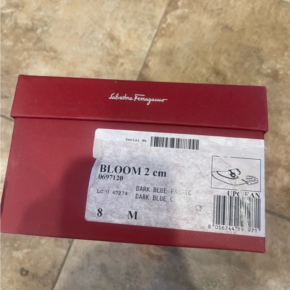 Men’s Ferragamo dress shoes main image 2